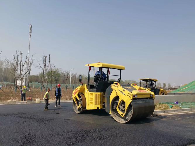 東三環(huán)南四環(huán)道路瀝青路面施工